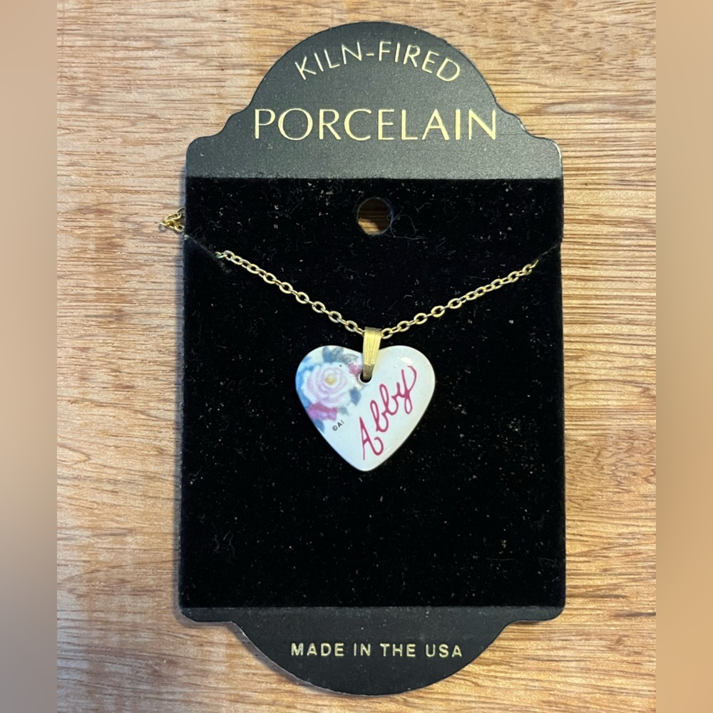 NWT Kiln-Fired Porcelain White and Pink Floral Heart Necklace​ - Abby